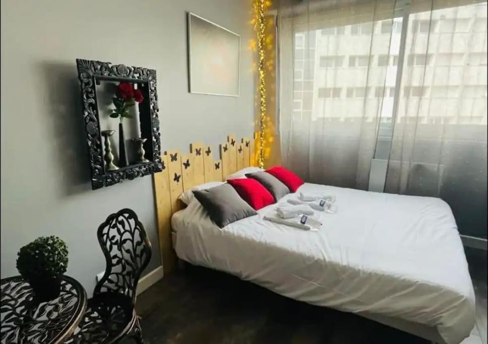 Orphelin Studio Avec Balneo Proche Centre Ville Реймс Экстерьер фото