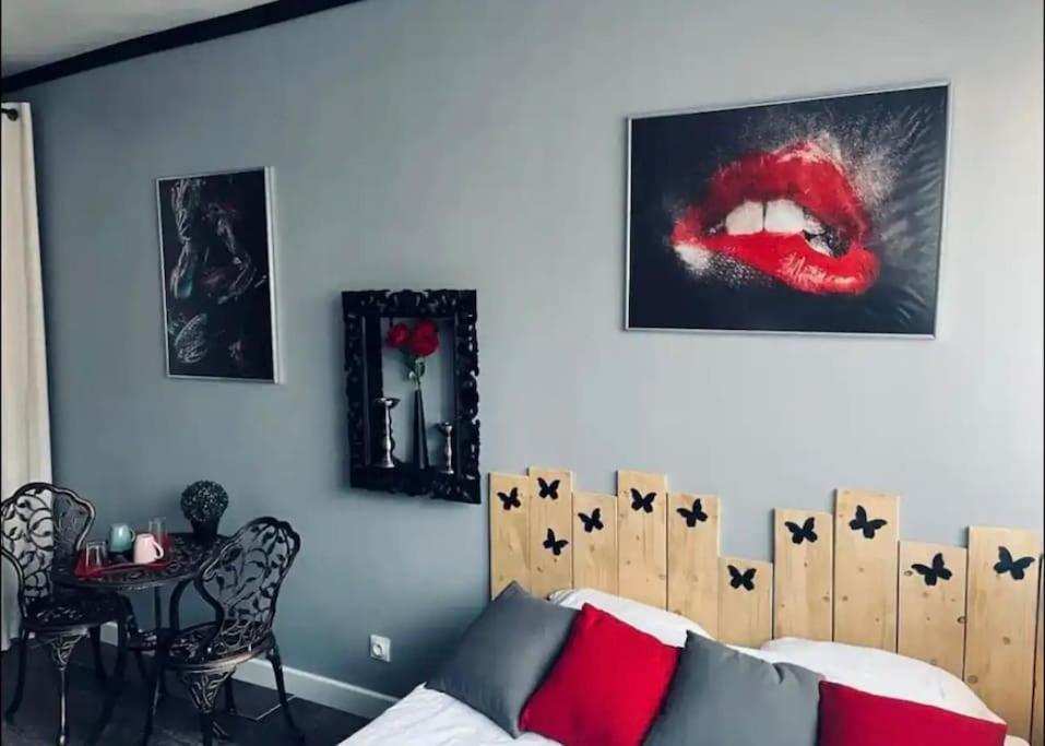 Orphelin Studio Avec Balneo Proche Centre Ville Реймс Экстерьер фото