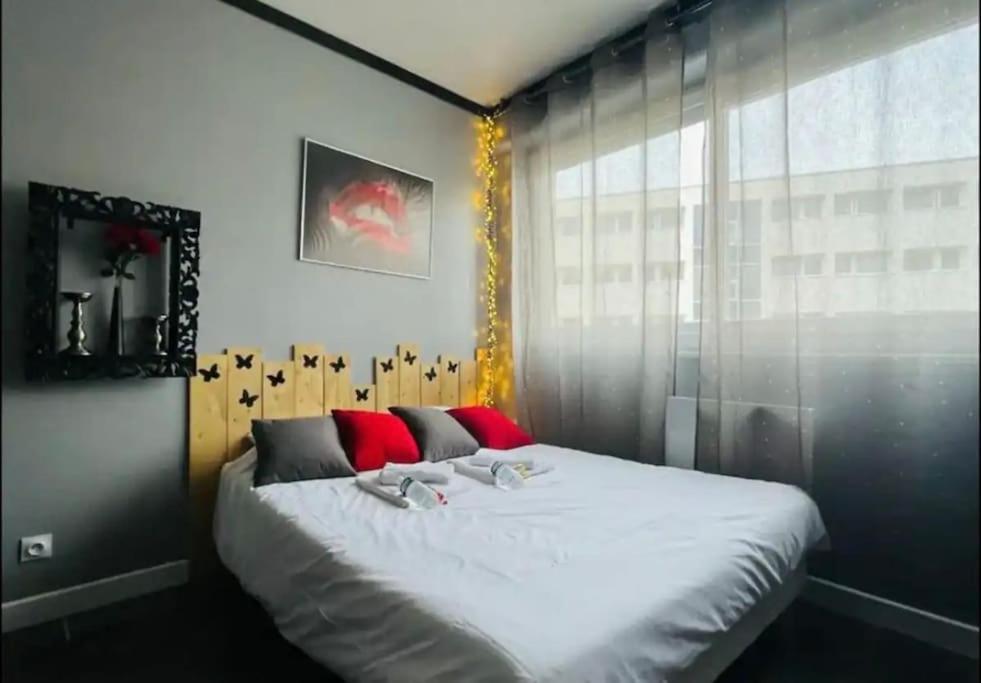 Orphelin Studio Avec Balneo Proche Centre Ville Реймс Экстерьер фото